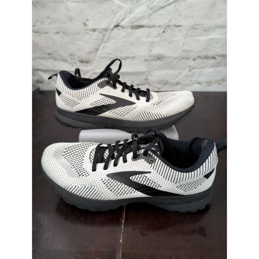 Brooks Revel 5 Running Shoes Men's 9.5D Black White Knit Road Running